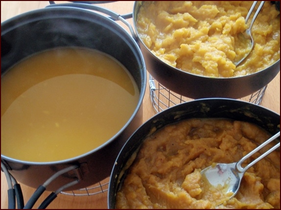 dehydrating-pumpkin-soup-trail-bytes