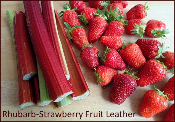 Rhubarb-strawberry fruit leather ingredients.