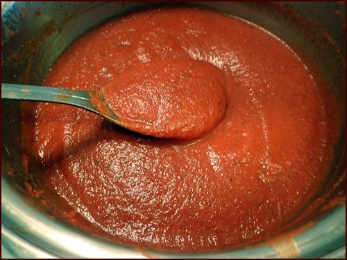 Tomato sauce before cooking.