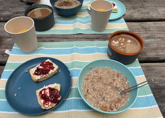 Cloudland Oatmeal & Apples. Cloudland Oatmeal & Apples.