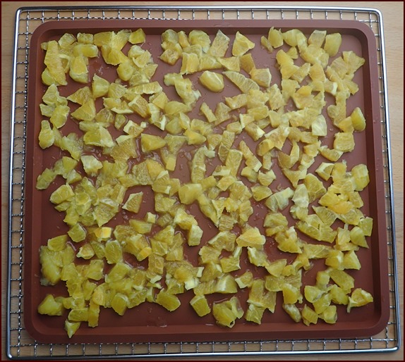 Oranges cut into small pieces. Oranges cut into small pieces.