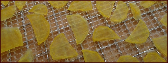 Dehydrated sliced potatoes