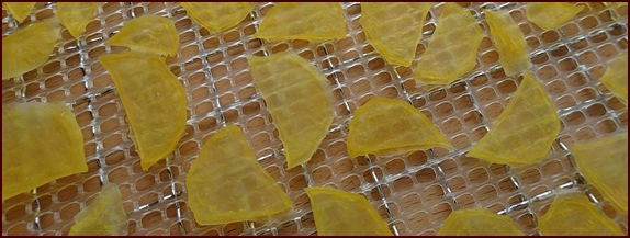 Dehydrated sliced potatoes