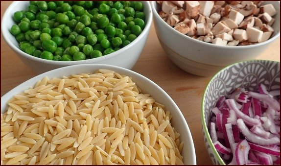 Orzo, peas, mushrooms, and onions.